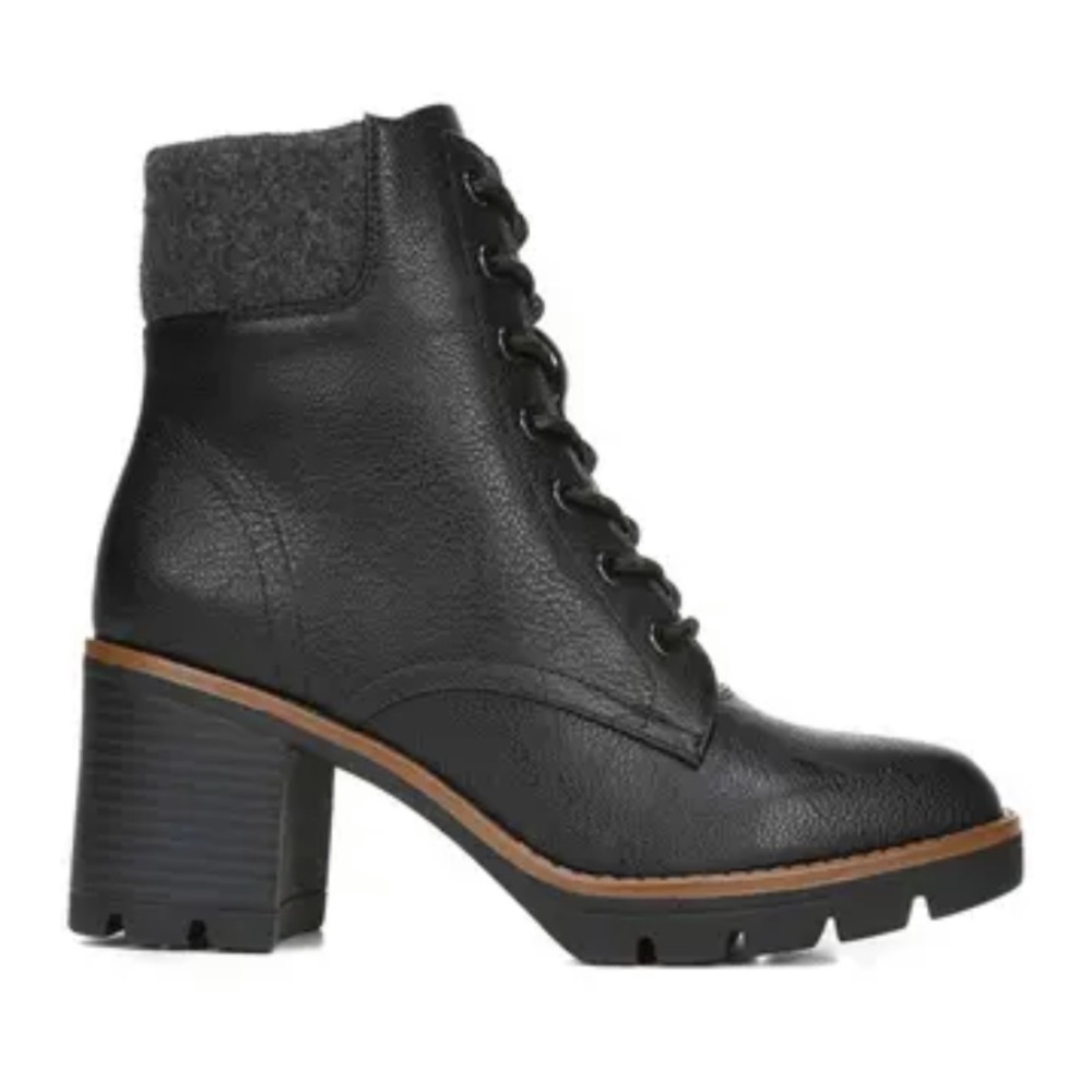 Excellent Naturalizer size 11w